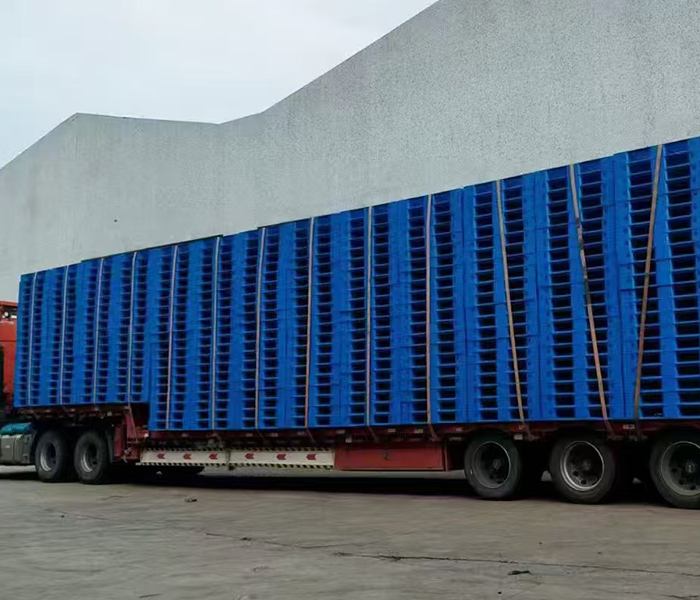 平板塑料托盤的操作便利性